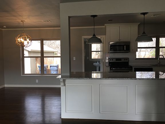 2nd image of 2854 Guilford Ln