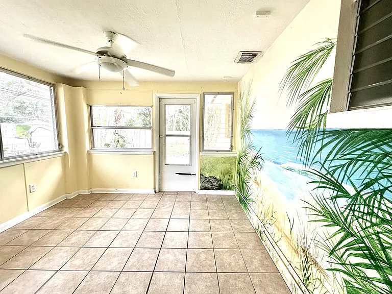 1727 Douglas Ave — Photo 15