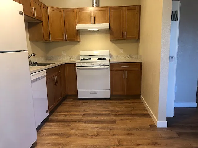 Adobe Villa Apartments — Photo 6