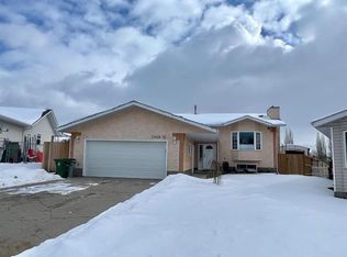 5906 SW 12th Ave, Edson, AB T7E1J1
