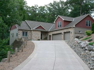 2540 Arbor Ct, Mendota Heights, MN 55120