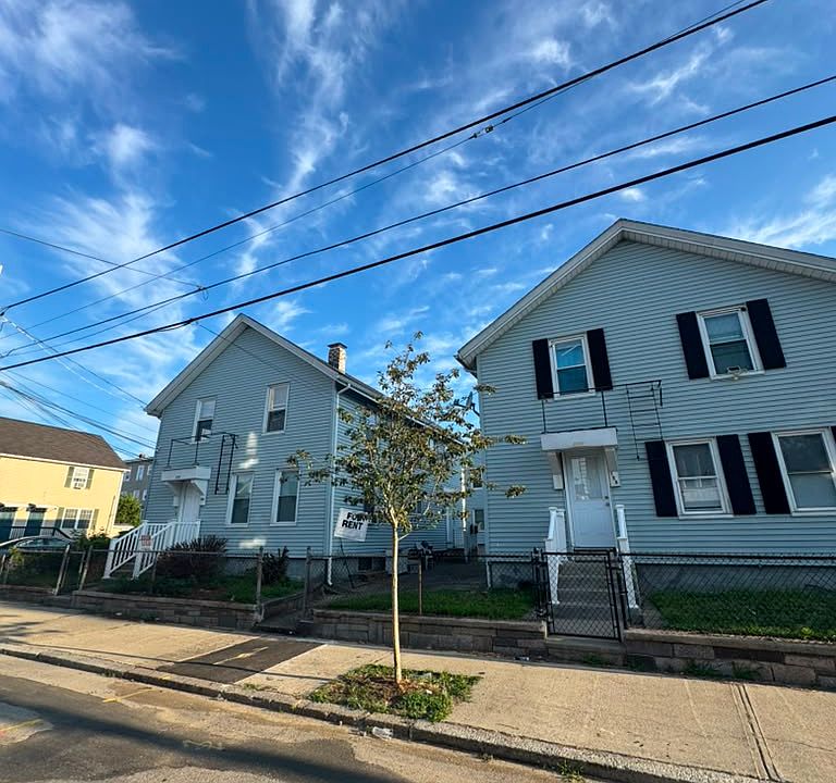 1st image of 159 Harrison St #2