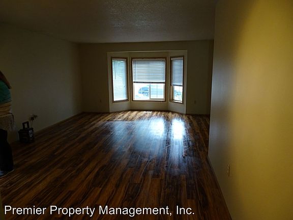 5th image of 15701 NE 12th Way