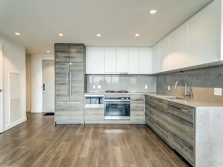 1045 Austin Ave #220 — Photo 1