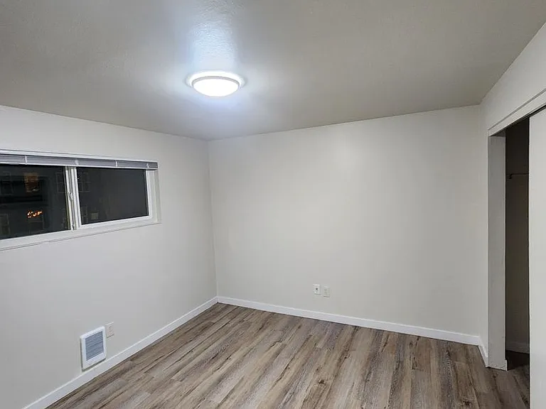 2620 E Cherry St — Photo 8