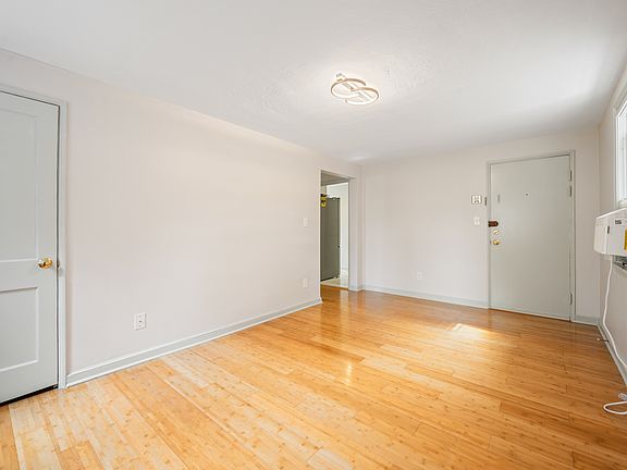 3rd image of 23 Newman Rd APT 1
