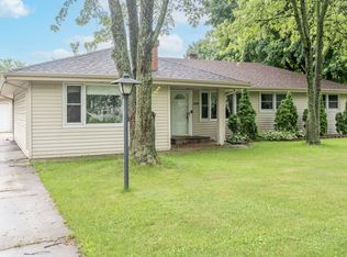 2445 Nan St, Aurora, IL 60502