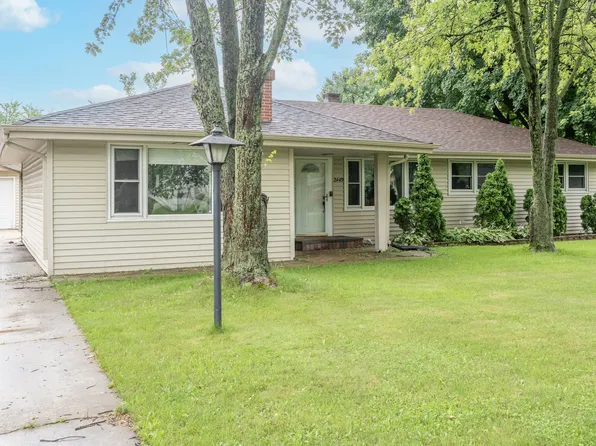 2445 Nan St, Aurora, IL 60502