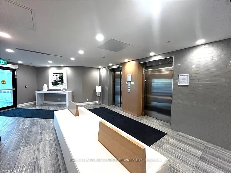 128 Grovewood Cmn #202 — Photo 3