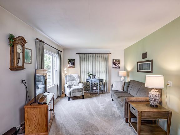 3rd image of 857 Starr Avenue