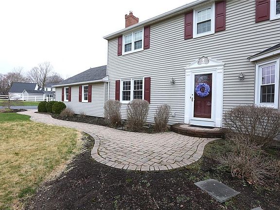 2nd image of 36 Sandpiper Ln