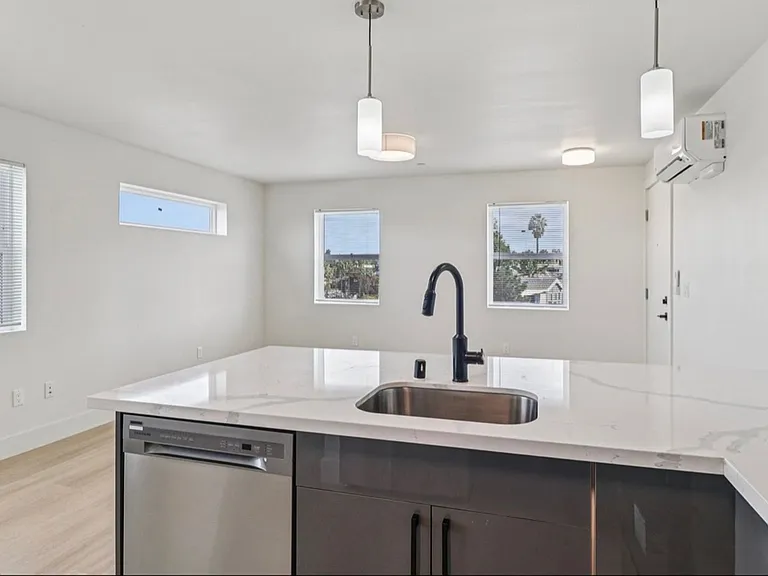 40rty on Colony — Photo 12
