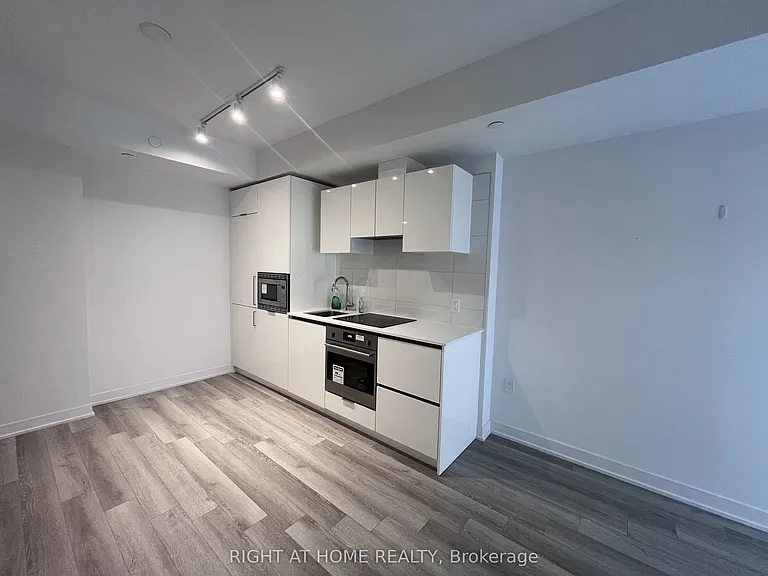 121 Saint Patrick St #411 — Photo 9