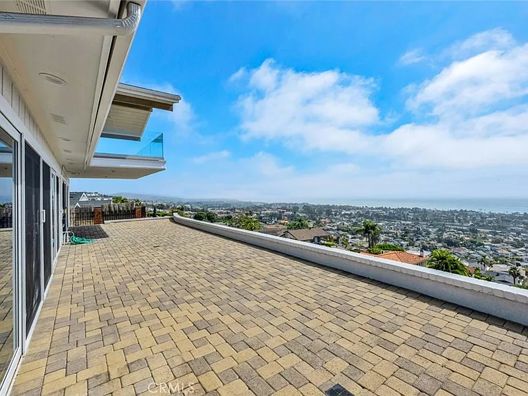 3921 Calle Real — Photo 7