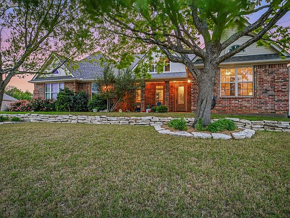 2nd image of 789 Bluebonnet Dr