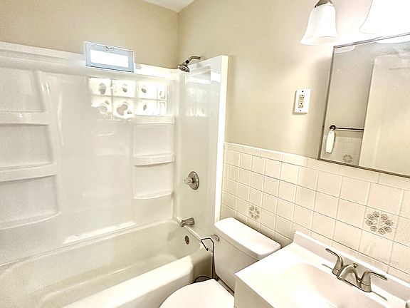 5th image of 831 N 2nd Ave #1