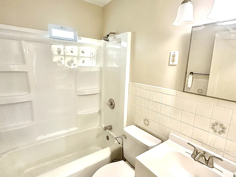 831 N 2nd Ave #1 — Photo 5