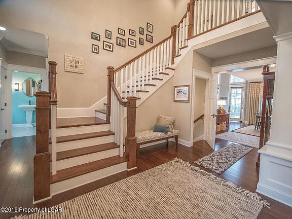 3rd image of 127 Rock Ridge Dr