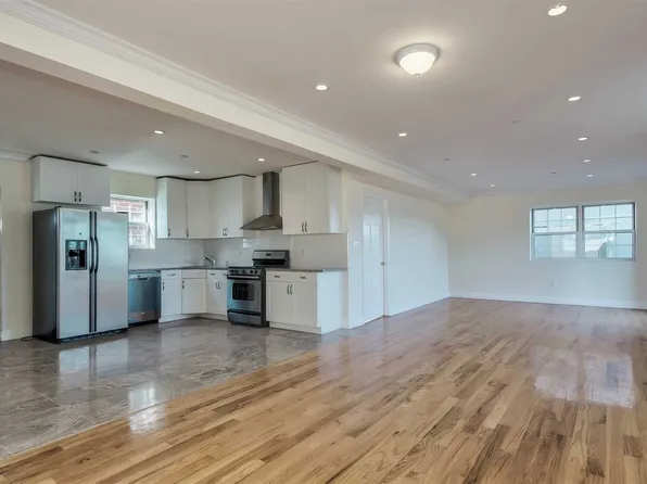 223-19 Mia Dr image 1 of 20