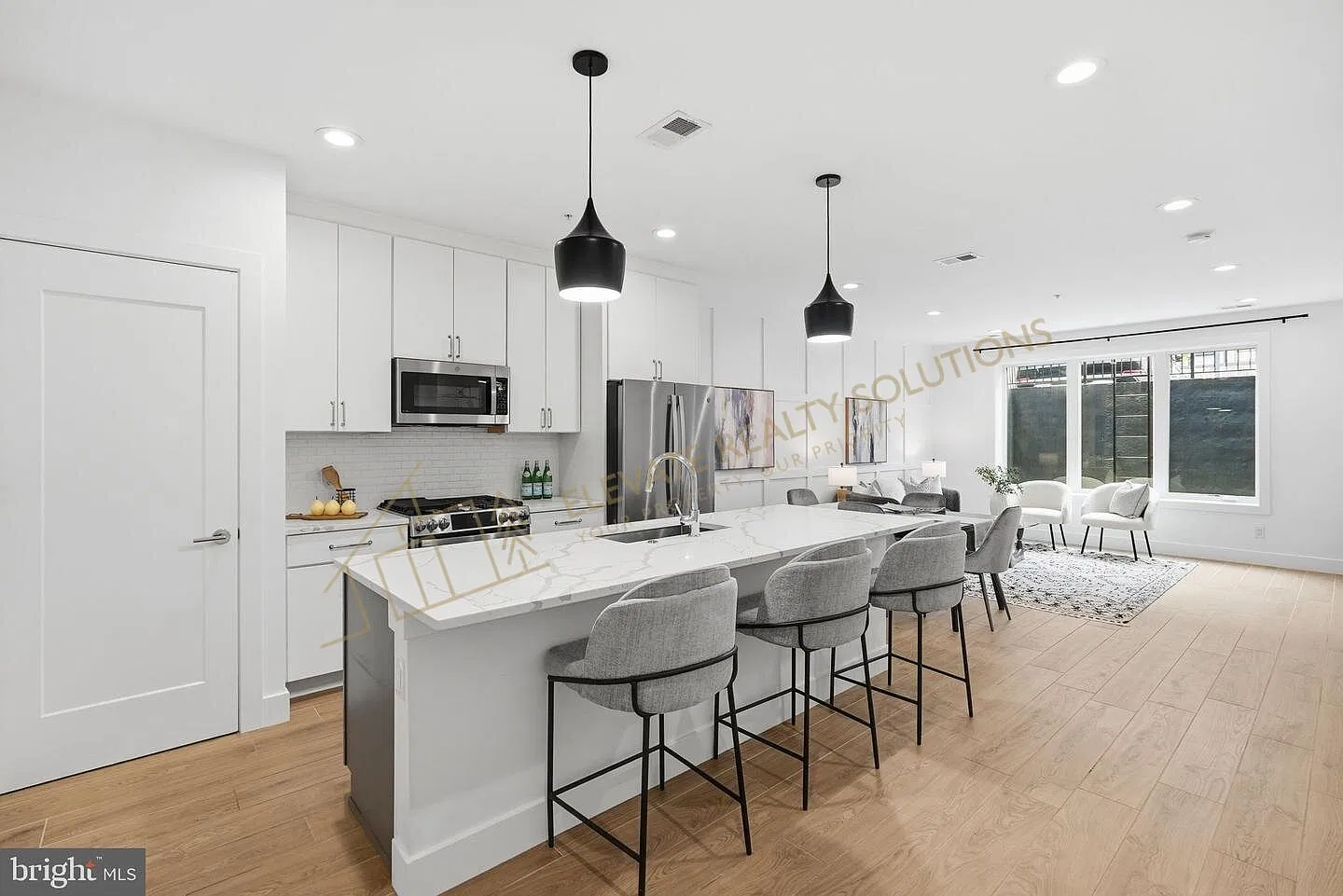 2 bed, 2.0 bath, 1026 sqft, $3,250 — Photo 4