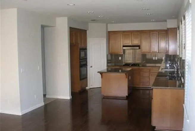 2864 Sandyhills Ln — Photo 17