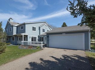 2495 Wimbledon Dr, Woodbury, MN 55125