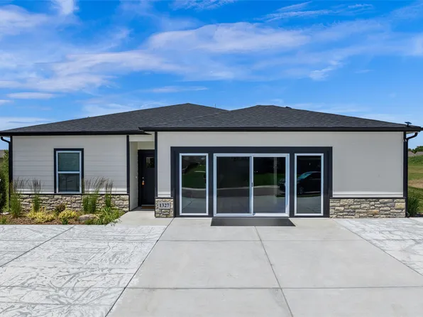 1327 S Rocky Creek Rd, Wichita, KS 67230