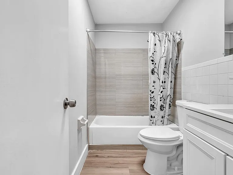 232 SE 9th Ave #2 — Photo 13