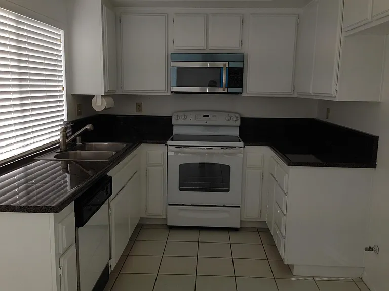 4255 Ironwood Dr — Photo 10