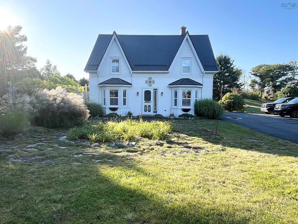 1st image of 904 Port Latour Rd