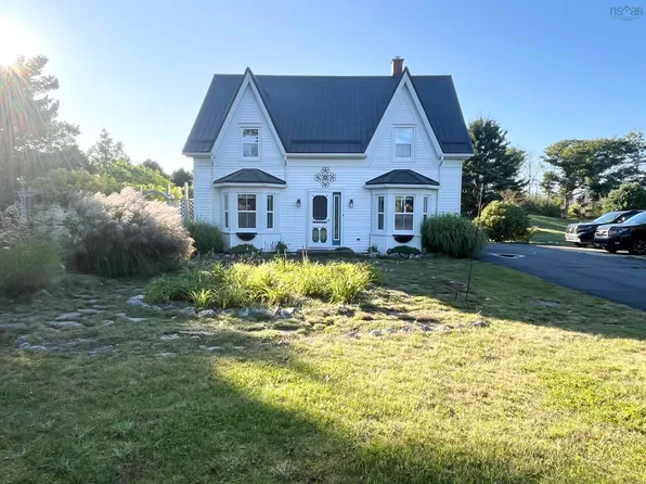 904 Port Latour Rd, Thomasville, NS B0W 3L0