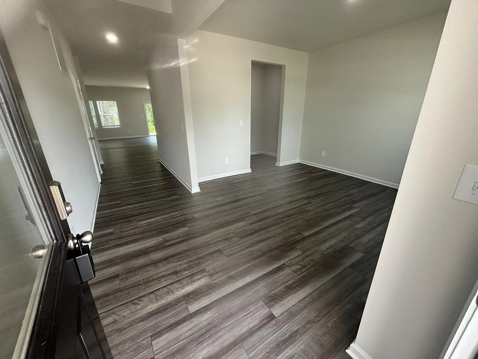 5 bed, 2937 sqft, $2,199 — Photo 4