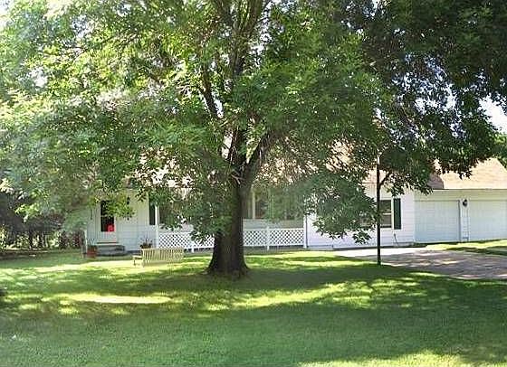 1st image of 3198 Country Park Dr