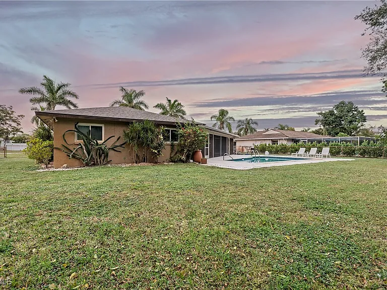 2412 La Salle Ave — Photo 47