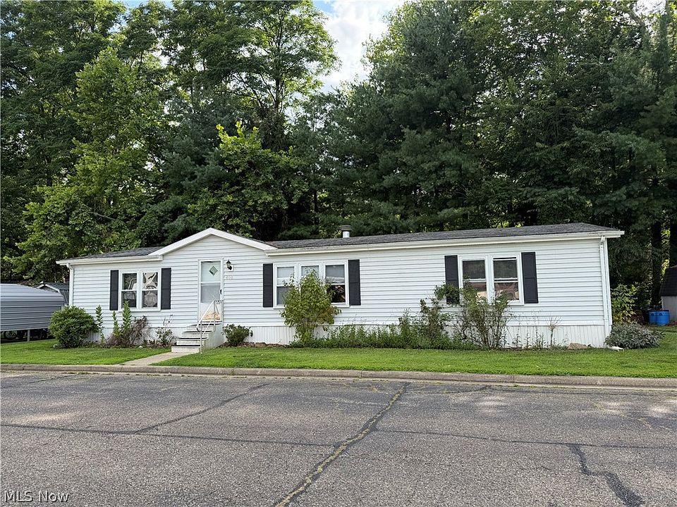 1st image of 408 Compass Cir SE