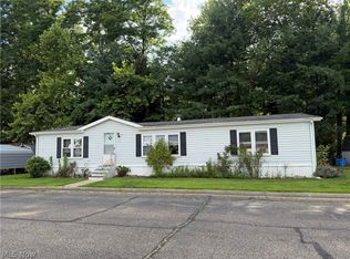 408 Compass Cir SE, New Philadelphia, OH 44663