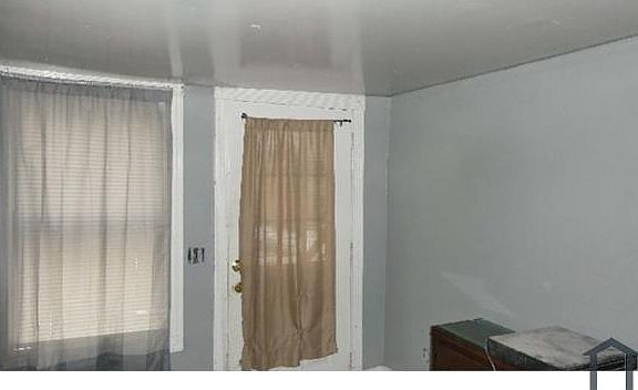 5th image of 15 Essex St #1