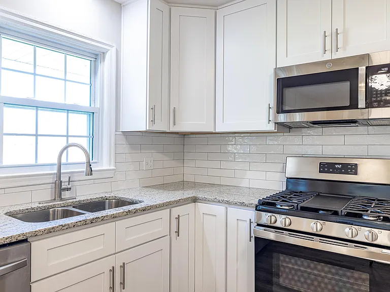 614 Portland Dr — Photo 8
