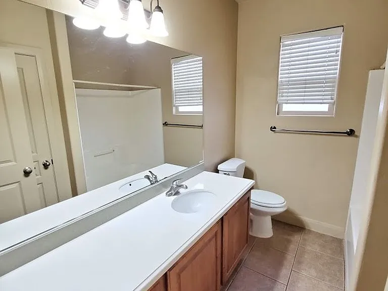 259 N 2940 E — Photo 5