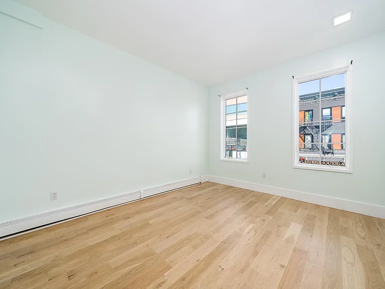 541 Newark Ave #3R — Photo 7