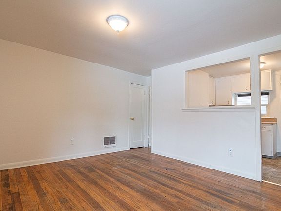 4th image of 5108-5120 NE Killingsworth St #5114