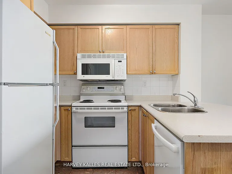 109 Front St E #512 — Photo 9