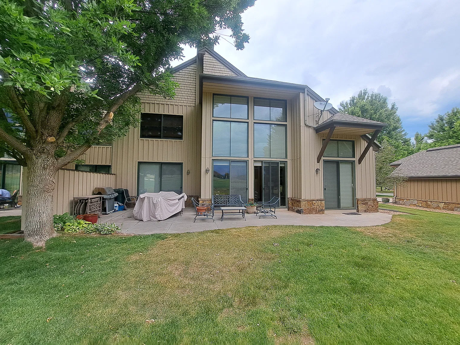 3 bed, 2293 sqft, $6,200 — Photo 3