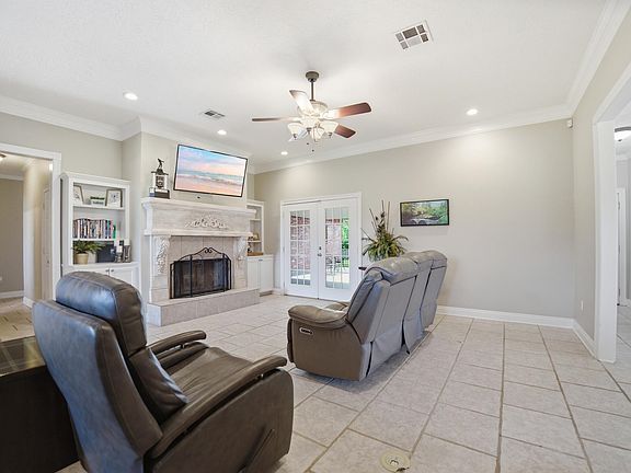 4th image of 1543 Holly Run Dr