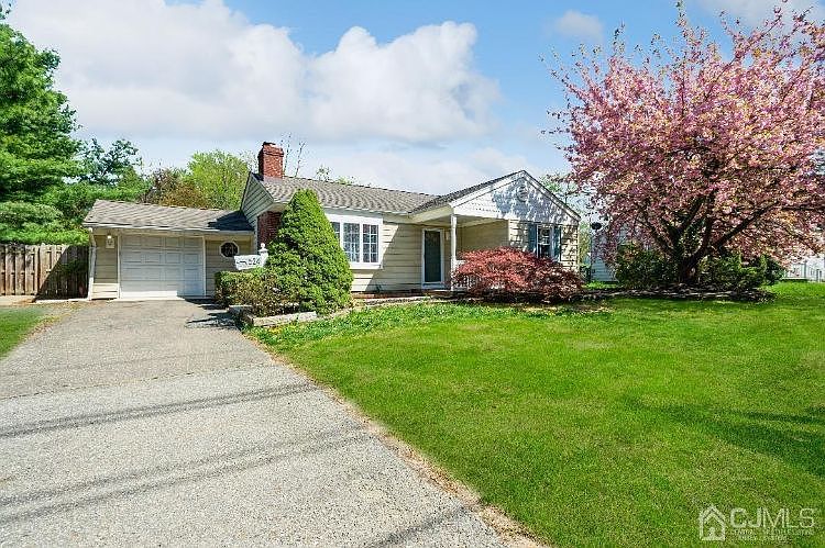 1st image of 524 Ryders Ln