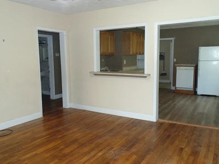 706 N Burns Rd — Photo 5