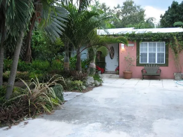 5850 SW 52nd Ter, Miami, FL 33155