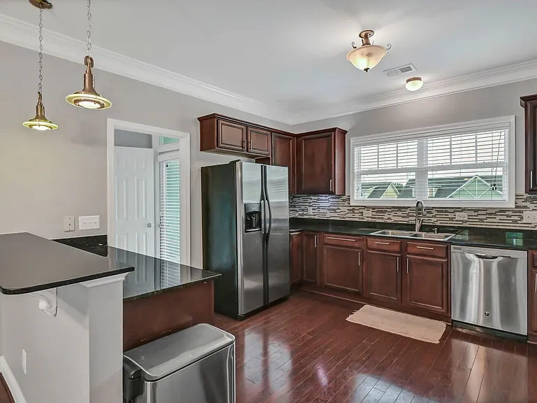 1811 Pulaski St — Photo 7