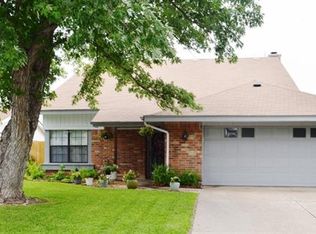 2538 Slaton Dr, Grand Prairie, TX 75052