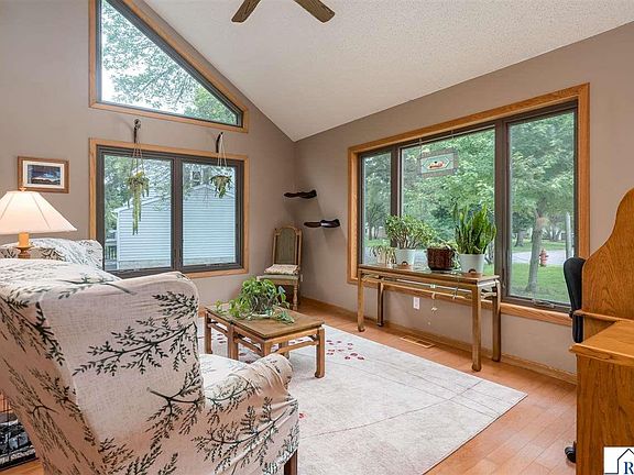 3rd image of 20 Caroletta Ct